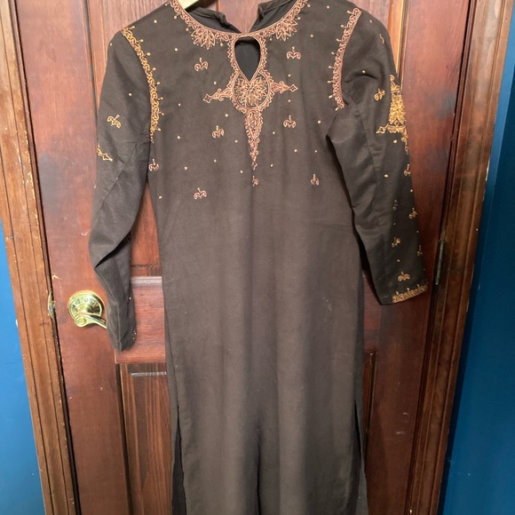 Pakistani designer brown suede long kameez embroidered in fall colors - Picture 2 of 9